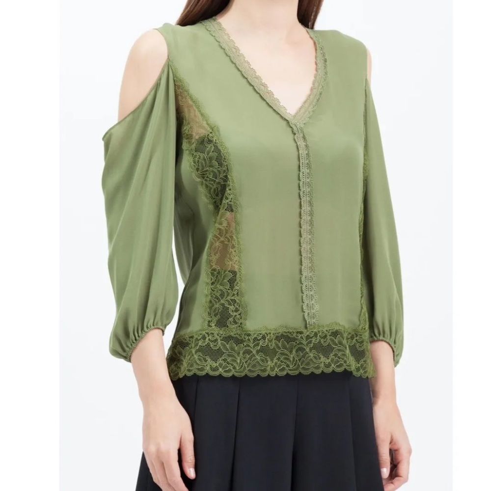 ALICE‎ + OLIVIA Farah Cold Shoulder Lace Trim Silk Top Sage Green Size Small